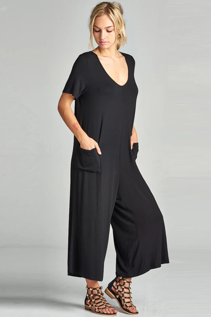 Cropped Momper in Black